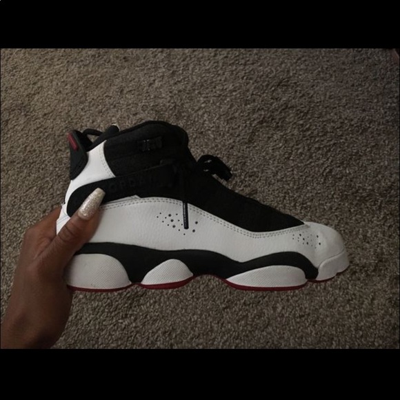 woman’s jordan’s - Picture 3 of 4